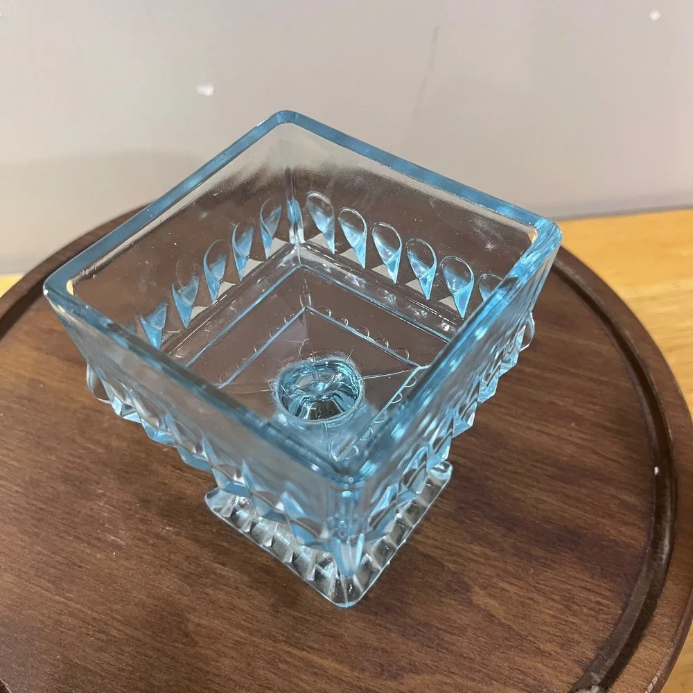Vtg Jeanette Light Blue Aqua Pressed Glass Pedestal Wedding Cake Box Candy Dish